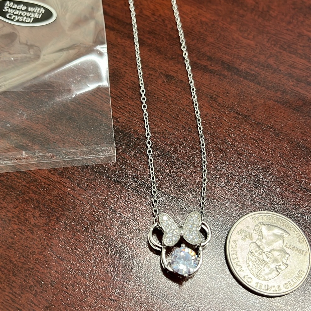 Minnie necklace made with Swarovski crystal. Cute bow !